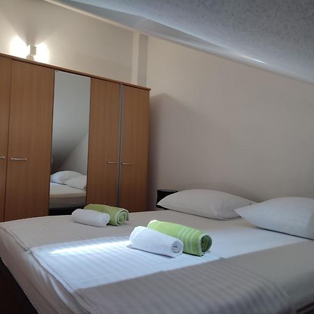 Top Floor Apartment With Sea View Kastela Bilik gambar
